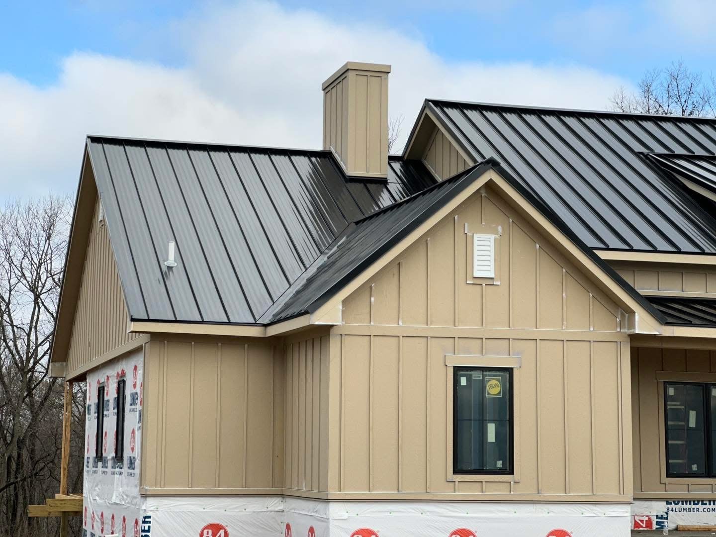 Modern farmhouse with a Windy Hill standing seam metal roof